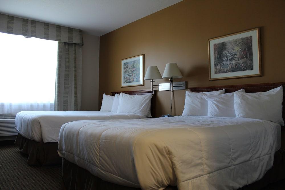 Foxwood Inn And Suites Fox Creek Exteriör bild