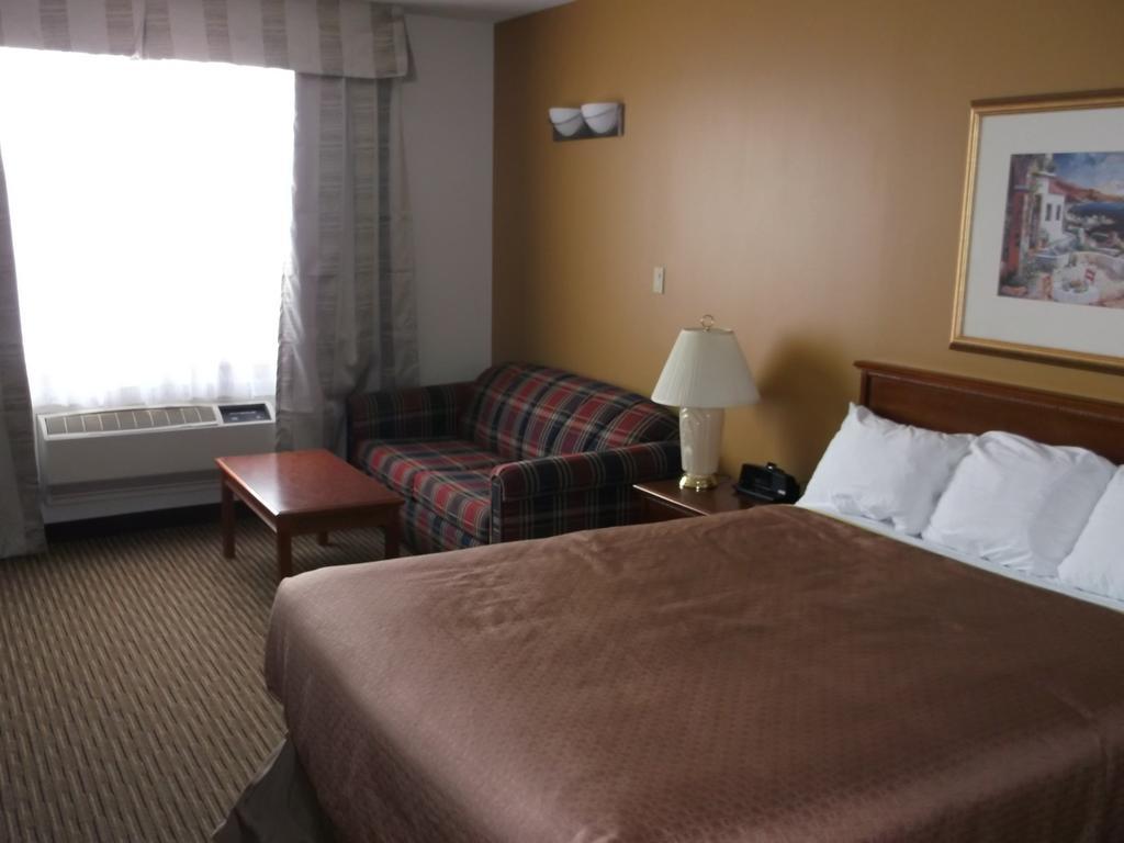 Foxwood Inn And Suites Fox Creek Rum bild